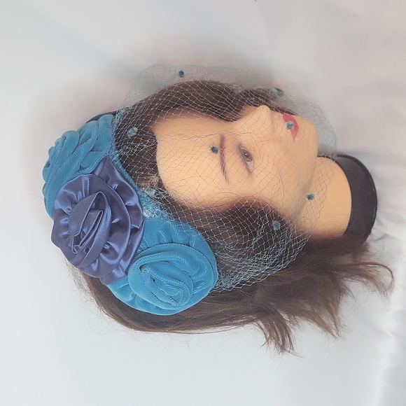 Vintage Hat with Veil 1940s Teal Blue Velvet Silk Flower Net Hat Very good - Picture 1 of 17